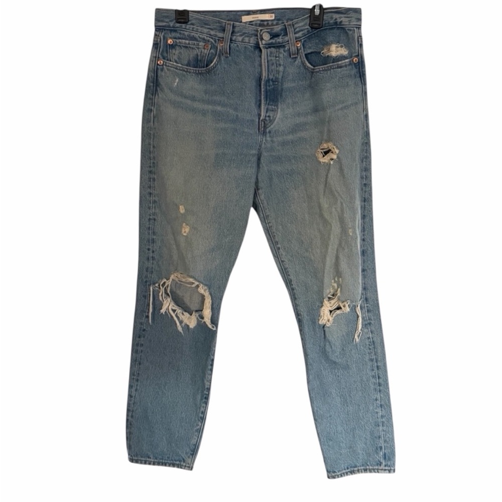 Levi’s Women’s Premium Wedgie Jeans Distressed 30 Pre-Loved Inseam 28”